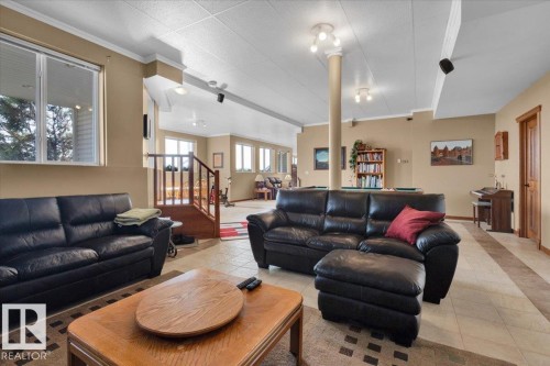 24703 Meridian Street, Edmonton, AB - Indoor Photo Showing Living Room