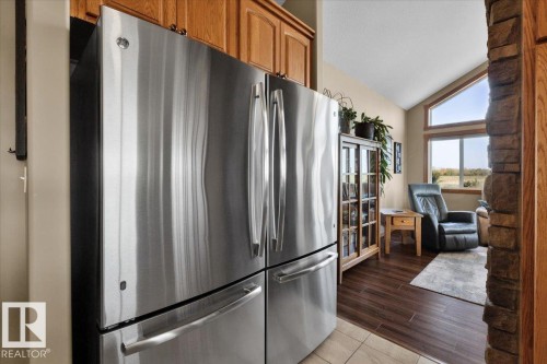 24703 Meridian Street, Edmonton, AB - Indoor Photo Showing Kitchen