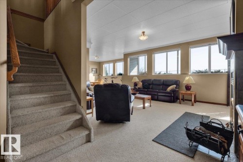 24703 Meridian Street, Edmonton, AB - Indoor Photo Showing Other Room