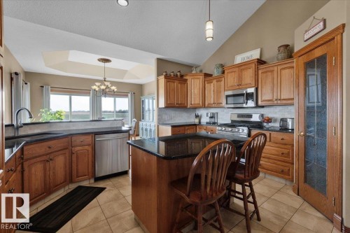 24703 Meridian Street, Edmonton, AB - Indoor Photo Showing Kitchen