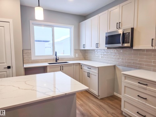 111 Brickyard Drive, Stony Plain, AB - Indoor Photo Showing Kitchen