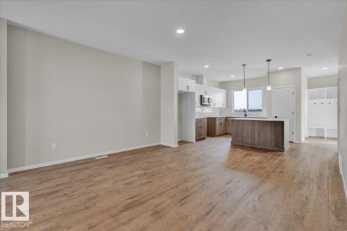 111 Brickyard Drive, Stony Plain, AB - Indoor Photo Showing Kitchen