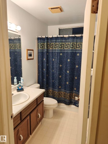 6808 11 Avenue, Edmonton, AB - Indoor Photo Showing Bathroom