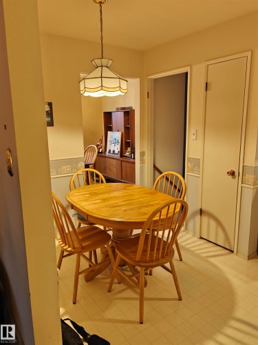 6808 11 Avenue, Edmonton, AB - Indoor Photo Showing Dining Room