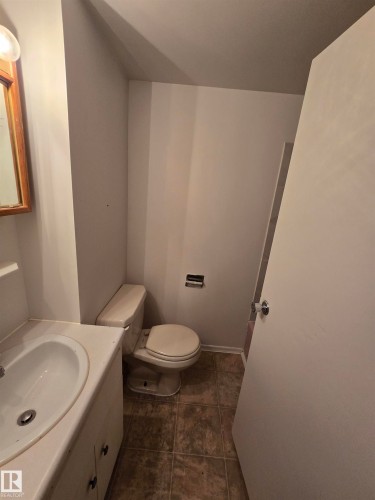 11905 70 Street, Edmonton, AB - Indoor Photo Showing Bathroom