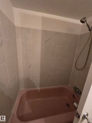 11905 70 Street, Edmonton, AB - Indoor Photo Showing Bathroom