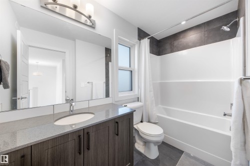 9332 183 Avenue, Edmonton, AB - Indoor Photo Showing Bathroom