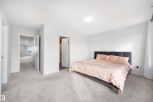 9332 183 Avenue, Edmonton, AB - Indoor Photo Showing Bedroom