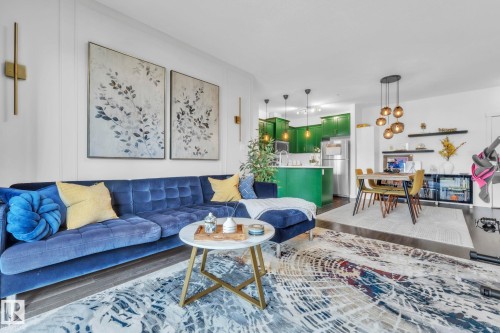 203 812 Welsh Drive, Edmonton, AB - Indoor Photo Showing Living Room