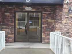 108 42 Summerwood Boulevard  Sherwood Park, AB T8H 0C3