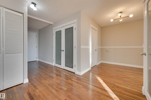 301 9921 104 Street, Edmonton, AB - Indoor Photo Showing Other Room