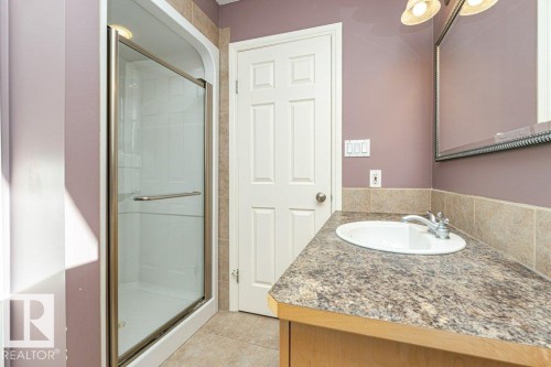 11531 78 Avenue, Edmonton, AB - Indoor Photo Showing Bathroom