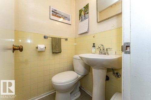 11531 78 Avenue, Edmonton, AB - Indoor Photo Showing Bathroom