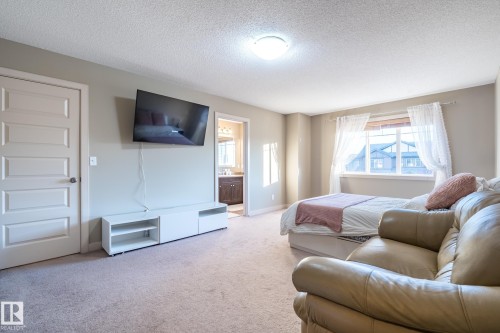1692 Cunningham Way, Edmonton, AB - Indoor Photo Showing Bedroom