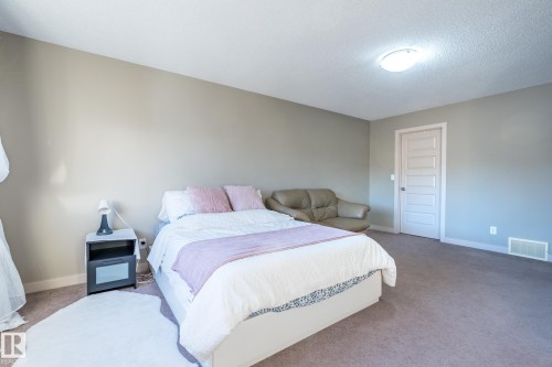 1692 Cunningham Way, Edmonton, AB - Indoor Photo Showing Bedroom