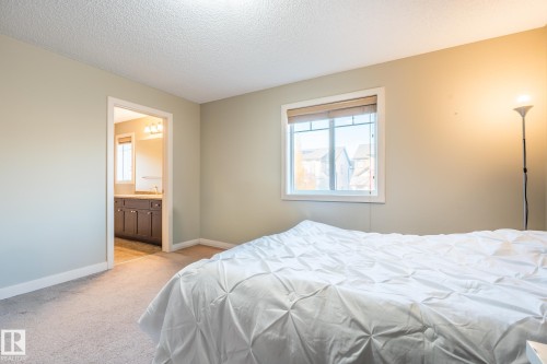 1692 Cunningham Way, Edmonton, AB - Indoor Photo Showing Bedroom