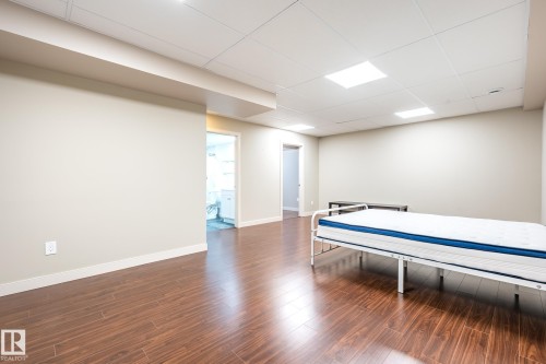 1692 Cunningham Way, Edmonton, AB - Indoor Photo Showing Other Room