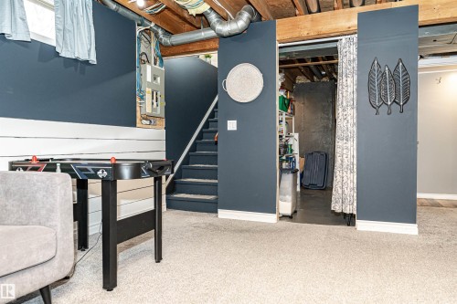 10703 95 Avenue, Morinville, AB - Indoor