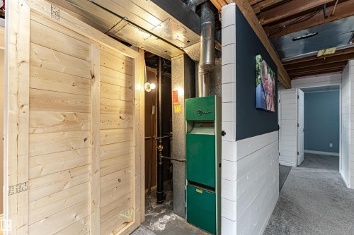 10703 95 Avenue, Morinville, AB - Indoor Photo Showing Other Room