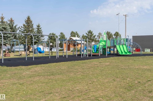 10703 95 Avenue, Morinville, AB - Outdoor