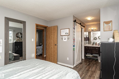 10703 95 Avenue, Morinville, AB - Indoor Photo Showing Bedroom