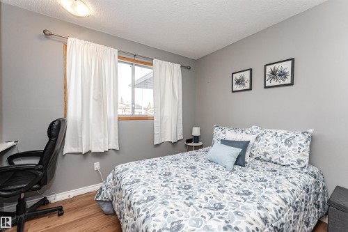 10703 95 Avenue, Morinville, AB - Indoor Photo Showing Bedroom