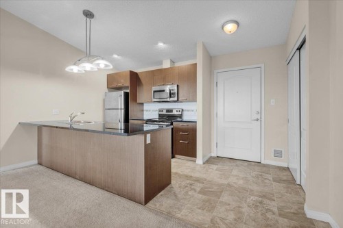 3408 9351 Simpson Drive, Edmonton, AB - Indoor Photo Showing Kitchen