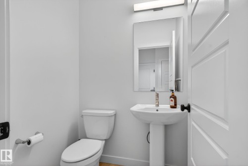 382 Crystallina Nera Drive, Edmonton, AB - Indoor Photo Showing Bathroom