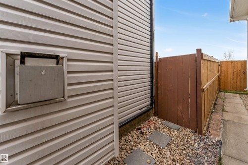 3319 18 Street, Edmonton, AB - Outdoor