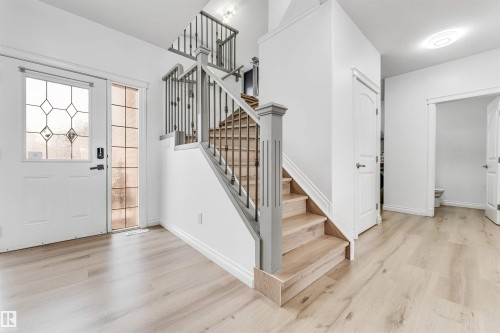 3319 18 Street, Edmonton, AB - Indoor Photo Showing Other Room