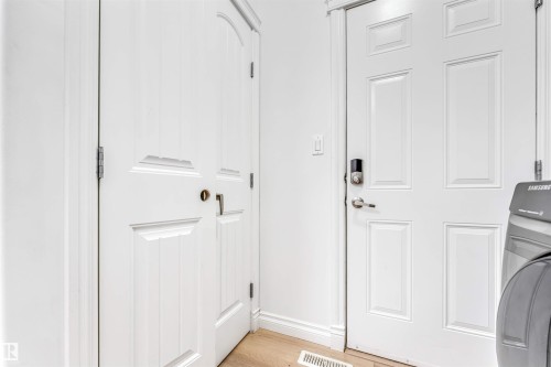 3319 18 Street, Edmonton, AB - Indoor