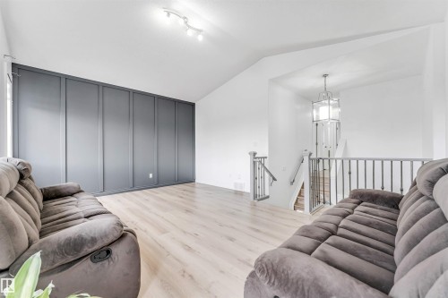 3319 18 Street, Edmonton, AB - Indoor Photo Showing Living Room