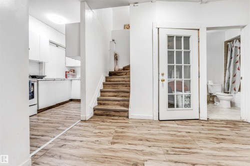 3319 18 Street, Edmonton, AB - Indoor