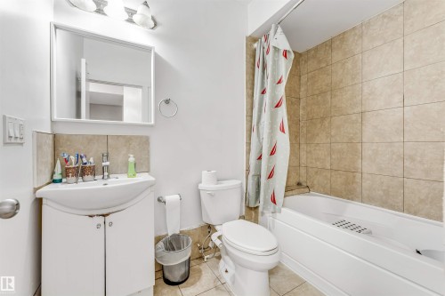 3319 18 Street, Edmonton, AB - Indoor Photo Showing Bathroom