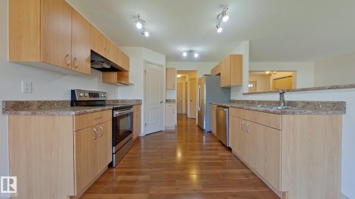 11712 13 Avenue, Edmonton, AB - Indoor Photo Showing Kitchen