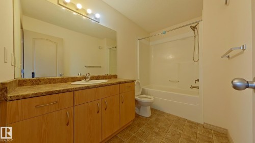 11712 13 Avenue, Edmonton, AB - Indoor Photo Showing Bathroom