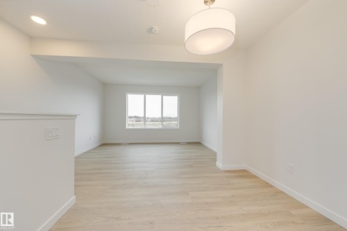 17233 4 Street, Edmonton, AB - Indoor Photo Showing Other Room