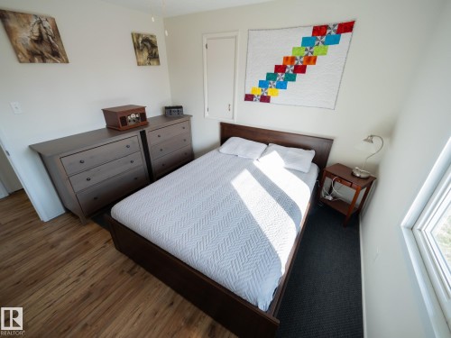 403 4 Street, Rural Lac Ste. Anne County, AB - Indoor Photo Showing Bedroom