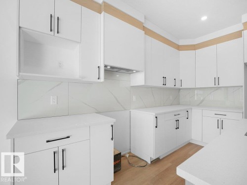 434 Crystal Creek Link, Leduc, AB - Indoor Photo Showing Kitchen