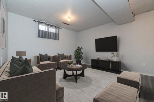 10656 Beaumaris Road, Edmonton, AB - Indoor