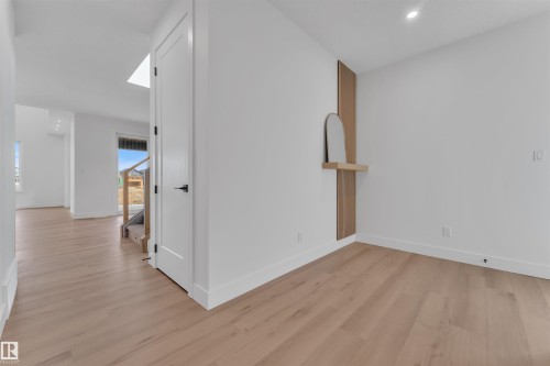 8458 Mayday Link Sw, Edmonton, AB - Indoor Photo Showing Other Room