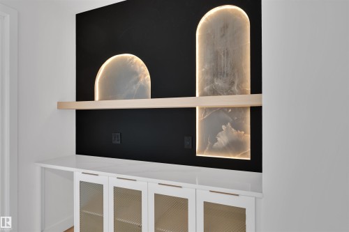 8458 Mayday Link Sw, Edmonton, AB - Indoor Photo Showing Other Room