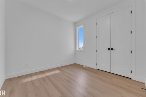 8458 Mayday Link Sw, Edmonton, AB - Indoor Photo Showing Other Room