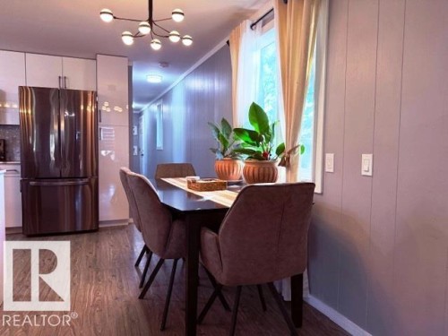 25 Ridgeway Drive, Edmonton, AB - Indoor