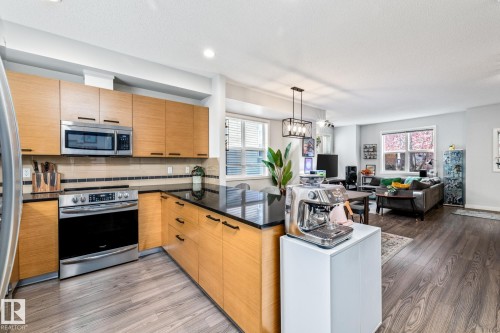45 655 Watt Boulevard, Edmonton, AB - Indoor Photo Showing Kitchen