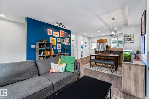 45 655 Watt Boulevard, Edmonton, AB - Indoor Photo Showing Living Room