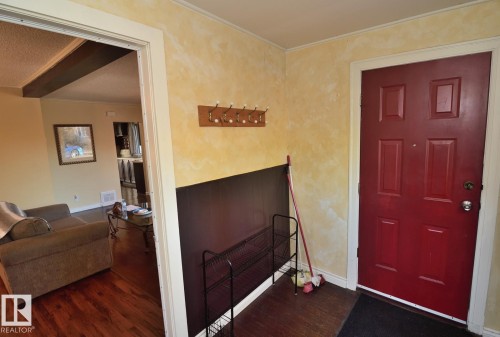 11343 69 Street, Edmonton, AB - Indoor