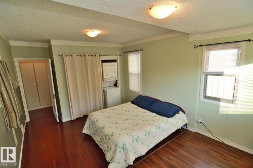 11343 69 Street, Edmonton, AB - Indoor Photo Showing Bedroom