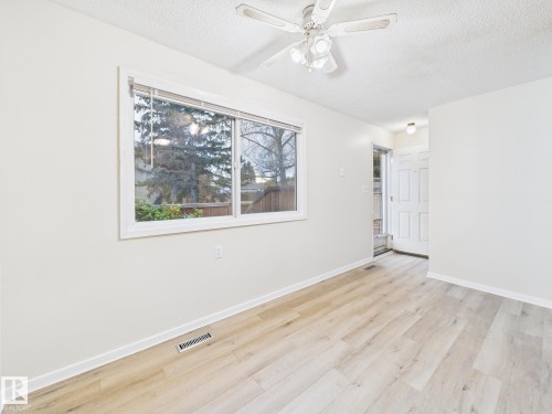 18337 93 Avenue, Edmonton, AB - Indoor Photo Showing Other Room