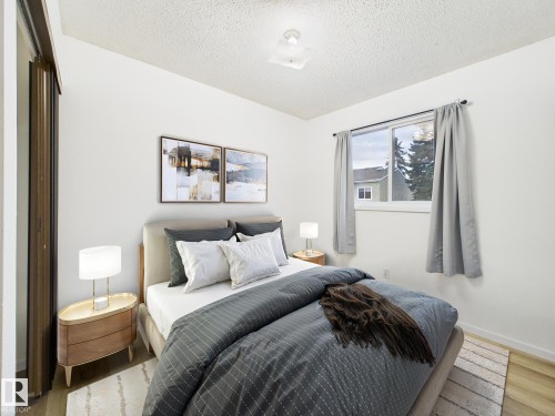 18337 93 Avenue, Edmonton, AB - Indoor Photo Showing Bedroom